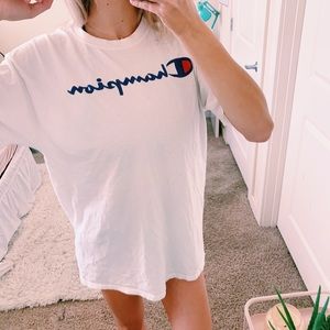 CHAMPION TEE.